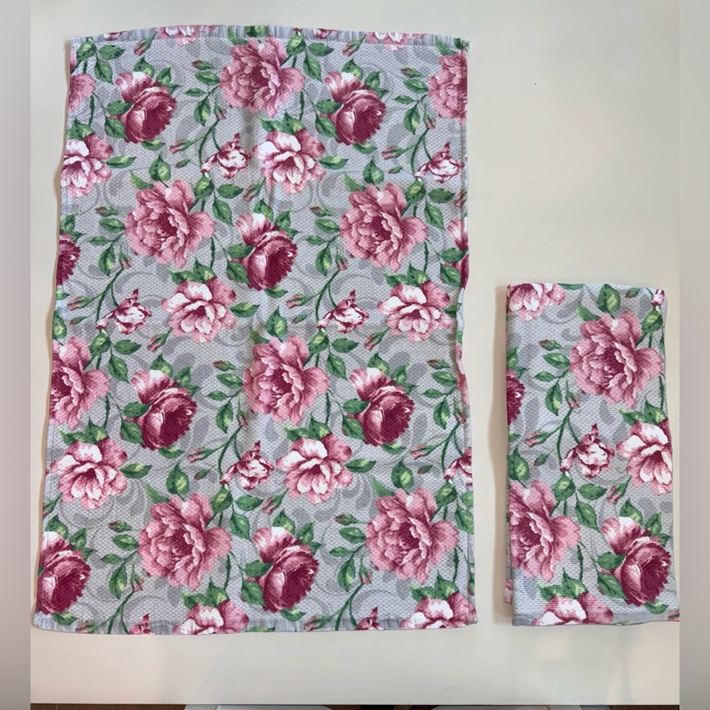 Floral Patterned Towel Set